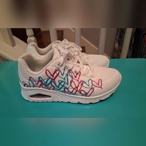 White Sketchers